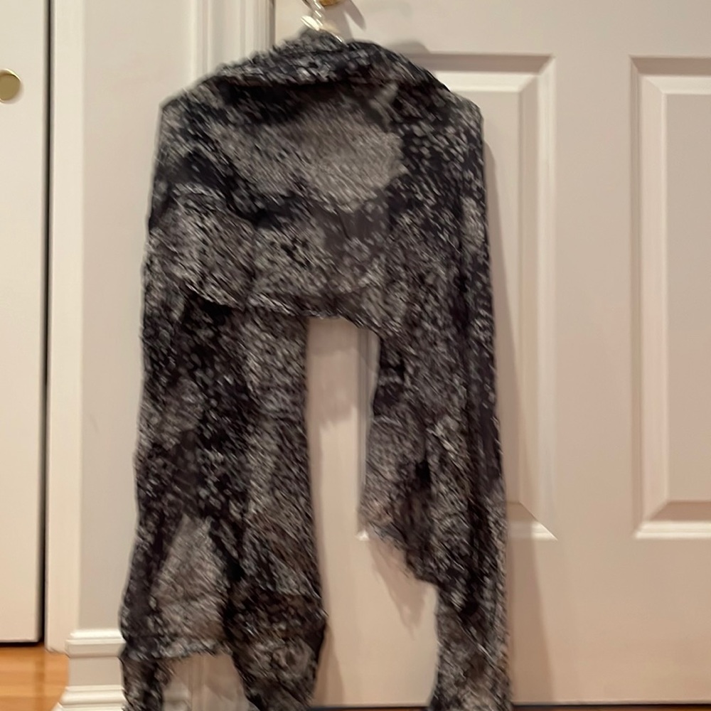 Tahari Light weight black white fashion scarf with mini fringe